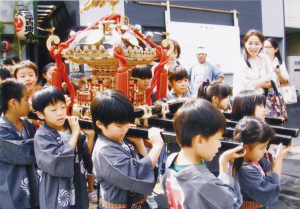 画像：祭礼風景